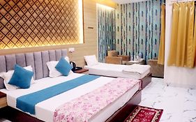 Rbs Hotel & Restaurant 5 Mint Walking Distance From Ram Janam Bhumi